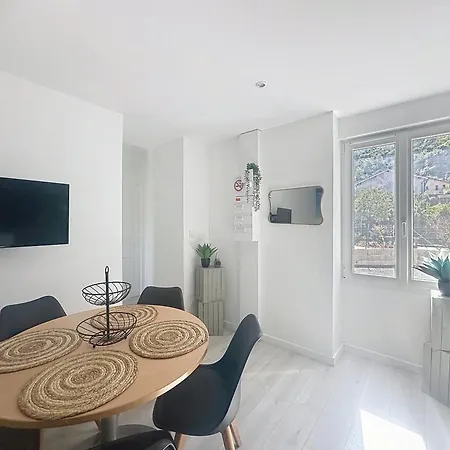 Appartement Eclat St N1, 6 Pers, Moderne, Wifi, Parking, Proche Vienne