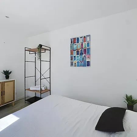 Eclat St N1, 6 Pers, Moderne, Wifi, Parking, Proche Vienne Appartement *