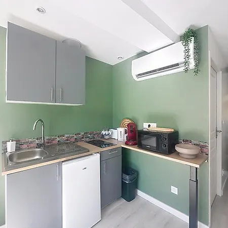Eclat St N1, 6 Pers, Moderne, Wifi, Parking, Proche Vienne Appartement